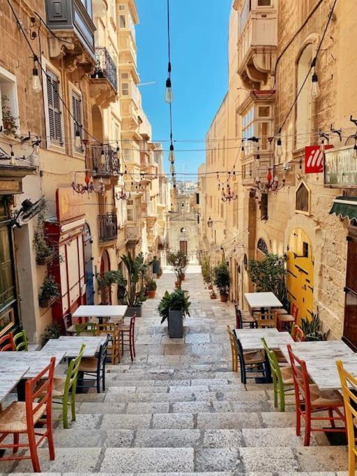 Flat In Valletta Exterior foto
